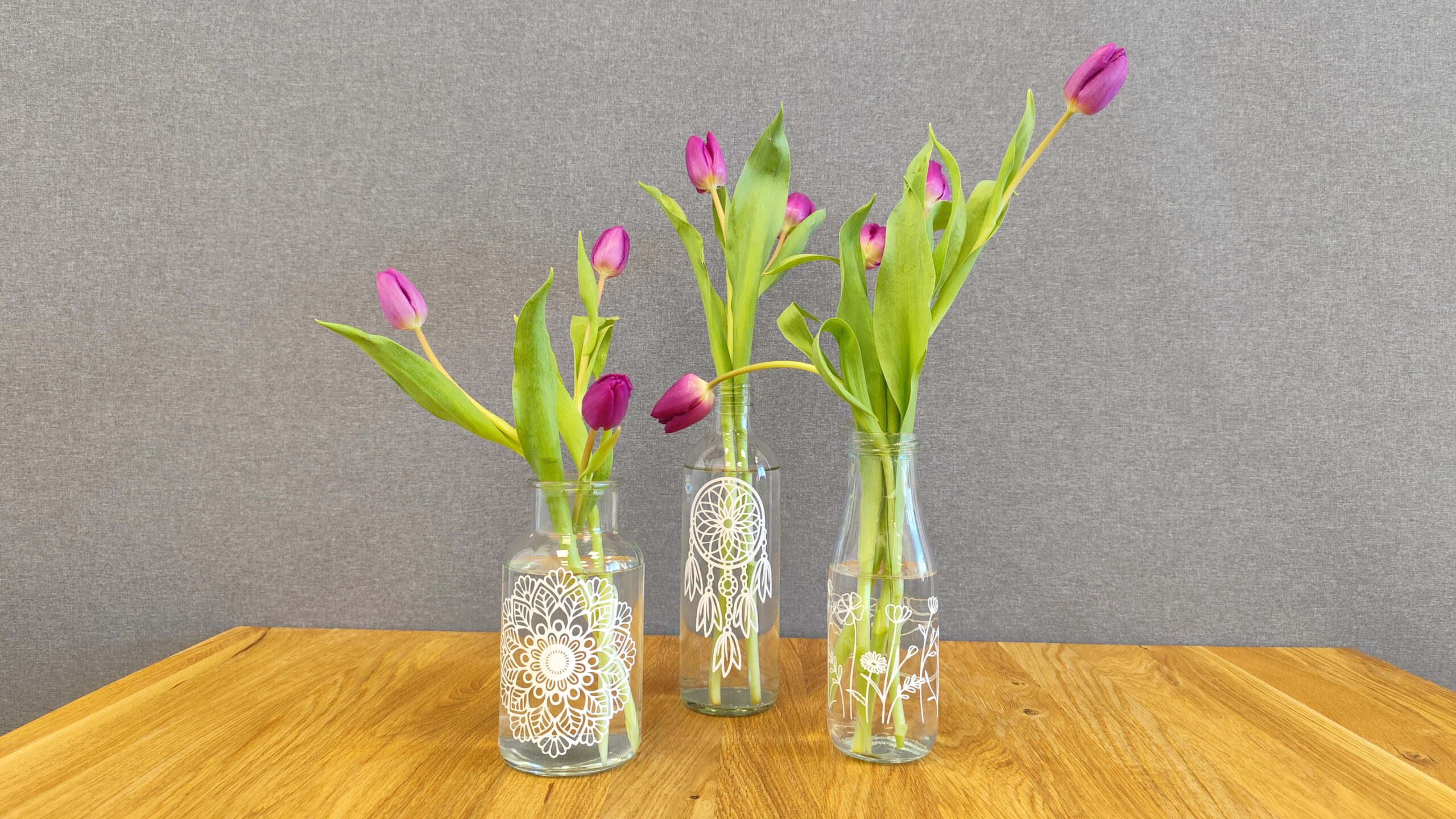 Vyrobte si jarní vázičky ze skleněných lahví🌷♻️