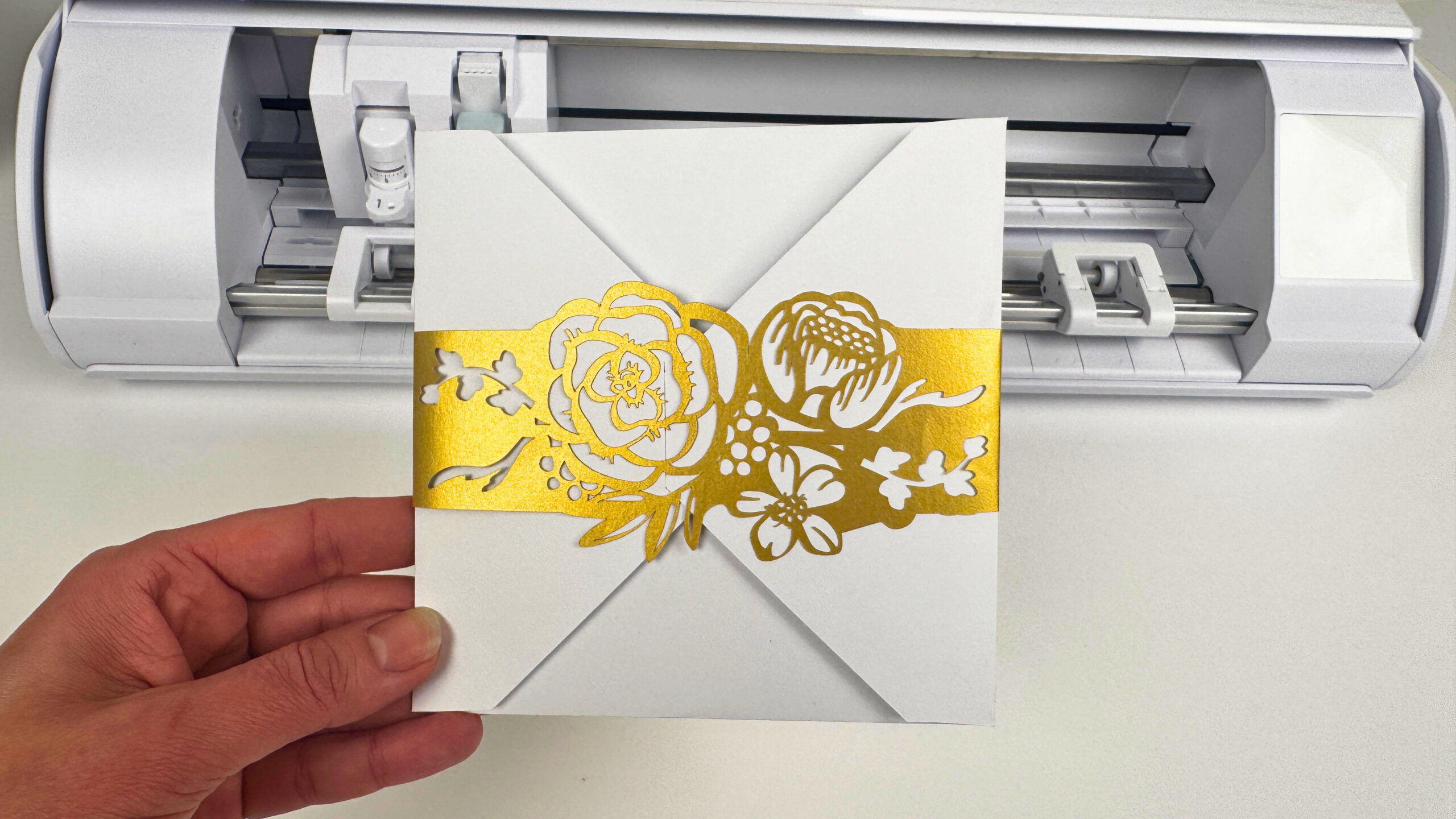 Svatební obálka se zlatým detailem 💍